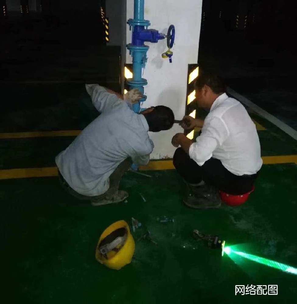 錦安公司積極做好友好停車(chē)場(chǎng) 地面維修工作